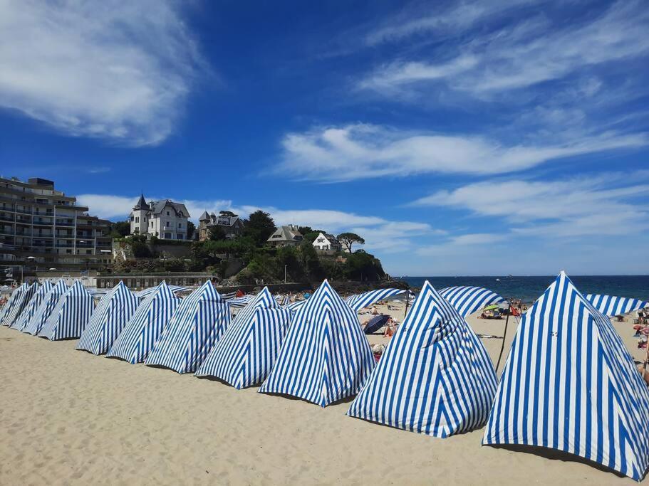 Le Moringa, A 2 Min De La Plage, Hyper Centre, Vue Mer De La Fenetre Dinard Esterno foto